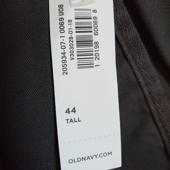 NWT OLD NAVY SIZE 44 TALL BLACK COLOR SHORTS - Picture 3 of 3
